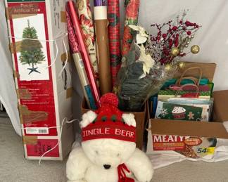 PPM068 Christmas Tree, Wrapping Paper, Gift Bags & More!