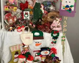 PPM094 Mystery Lot Of Craft Supplies & Handmade Holiday Decor
