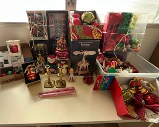 PPM067 Mystery Lot Of Various Christmas Ornaments & Decor