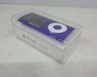 Purple Apple iPod Nano 8GB With Accessories