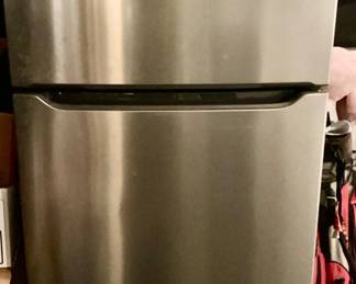 Frigidaire refrigerator freezer