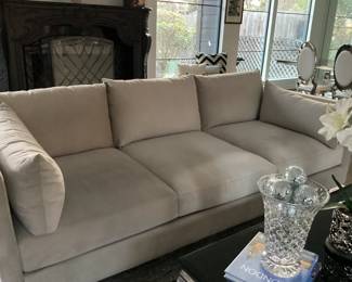 Great condition like new very neutral color