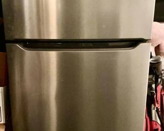 Frigidaire refrigerator freezer