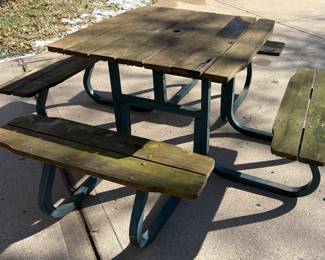 Picnic Table 