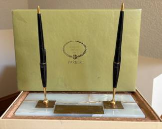 1940’s/1950’s Parker Magnetix Marble Magnetic Pen Desk Set 