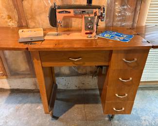 Viscount Model 940 Mid Century Modern Zig-Zag Sewing Machine 