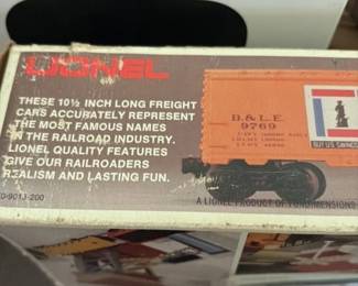 Lionel O and O Gauge Toys R Us Freight Car fourth image