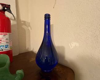 Green Art Glass Swan Figurine Possibly Wony Ltd.