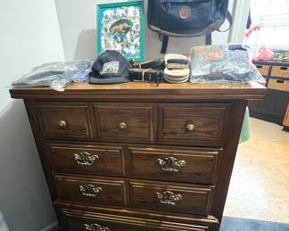 Broyhill Chest of Drawers 