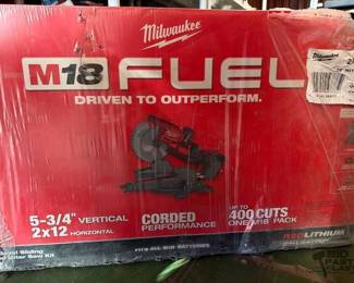 6092 NEW Milwaukee 10 Dual Bevel Sliding Compound Miter Saw