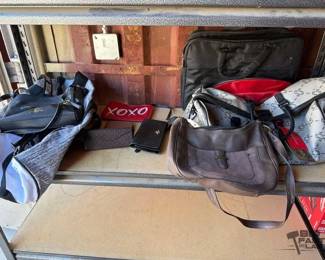 6008 6 Bags, 2 Wallets