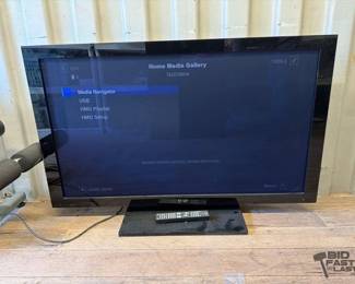 7002 Pioneer Elite Flat Panel TV