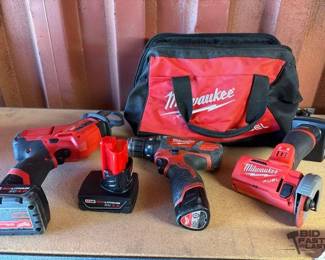 6018 Milwaukee Tools and Bag