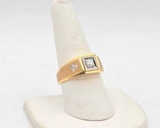 720  14k Gold  Diamond Ring, 6.9g 