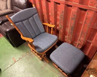 6506 Wooden Rocking Chair With Rocking Foot Rest