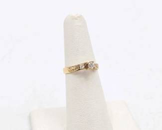 822 10k Gold Diamond Ring, 1.9g