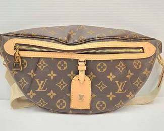 1811 Louis Vuitton Monogram Canvas Bumbag