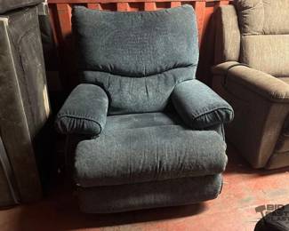 6500 LazBoy Electric Recliner