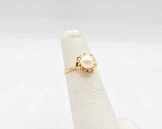 652 18k Gold Pearl Ring, 1.6g