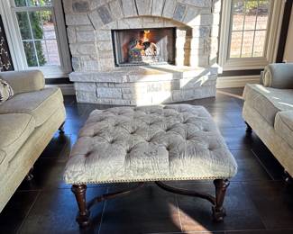 Custom Tuffted Fabric Ottoman
