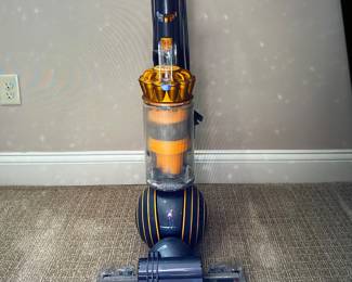 Dyson Multifloor 2 Vacuum Cleaner