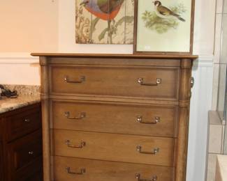 DREXEL CHEST OF DRAWERS (NICE)