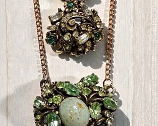 Hollycraft Pendant Necklace Pair of Pins