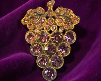 Grape Design Dress Clip
