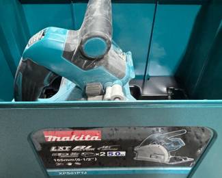 Makita Plunge Circular Saw - like new - model XPS01PTJ