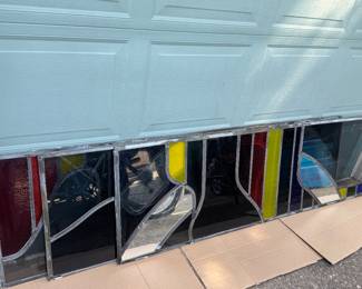 There are three panels - all are intact, no cracks or broken glass