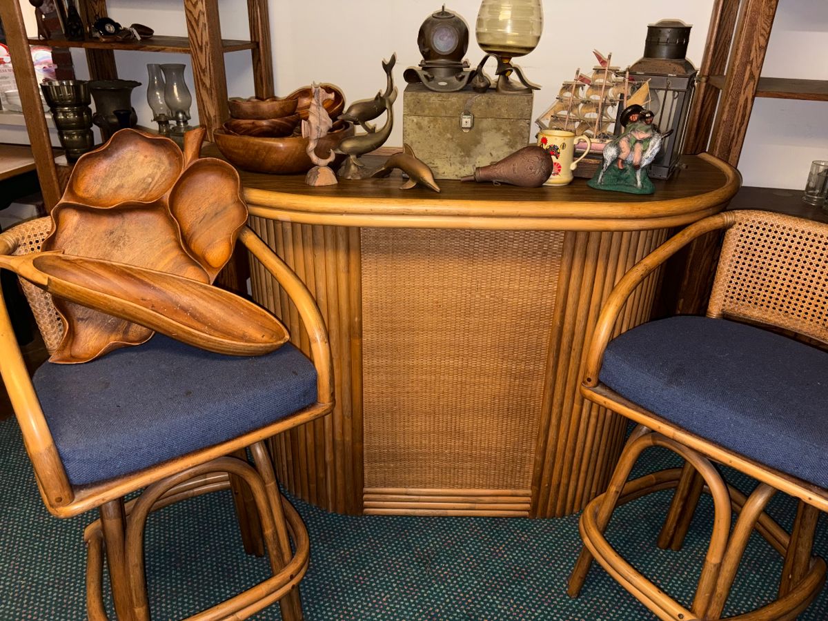 Vintage Rattan Tiki Bar W/Matching Stools
