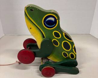 Wooden Pull Toy Frog