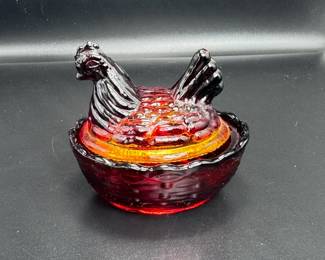 Viking glass Amberina hen on a nest 