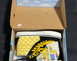 Sk8 high “The Simpsons” vans. With original box 