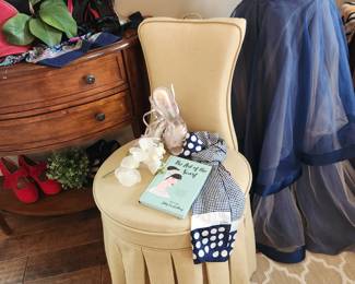 Ladies Boutique Chair