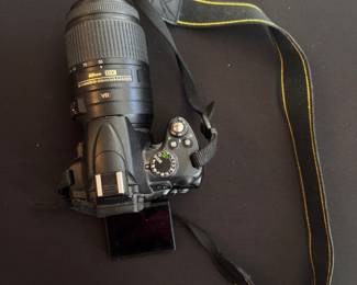 Nikon DSLR D5000 body with 55-300mm lens with case and cord
