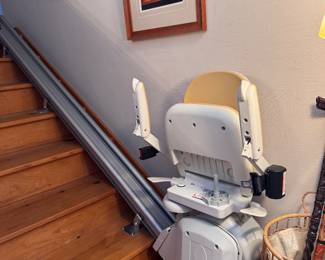 Acorn Superglide 130 Straight Stairlift - for split-level homes (3 available) - buyer must uninstall