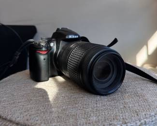 Nikon DSLR D5000 body with 55-300mm lens with case and cord