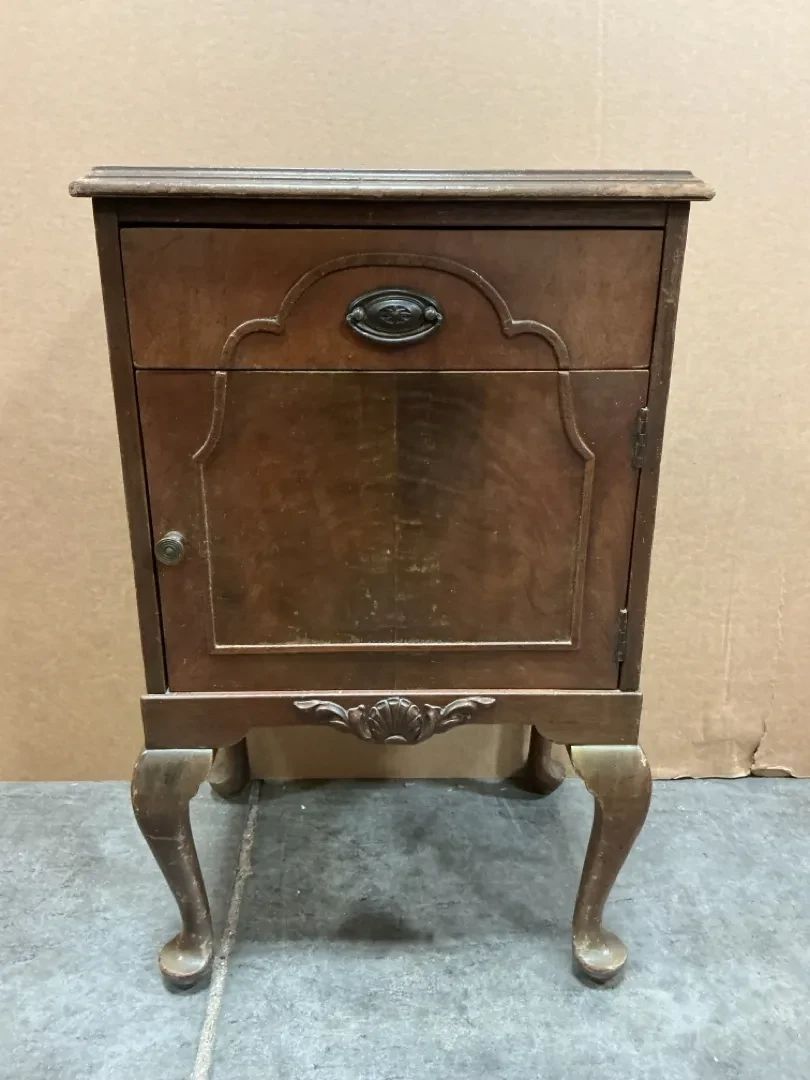 01 Antique Humidor