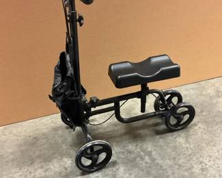 Steerable Knee Scooter