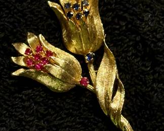 1940s floral brooch in 18k with rubies and sapphires 