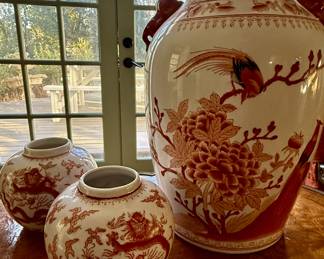 Organs and white Asian porcelain 