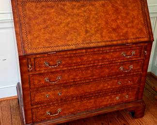 Drop top may be used by itself or with the hitch cabinet