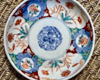 Late 1800s Japanese Imari dish