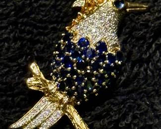 Gorgeous 18k blue jay with diamonds and exquiste sapphires 