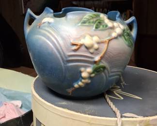 Roseville Pottery piece in the Snowberry pattern 55-130