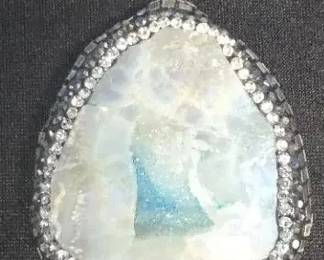 EHE109 - Myrna Lee Chang Natural Stone Pendant 