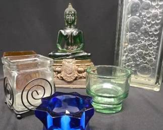 EHE081- Small Assortment of Decor 