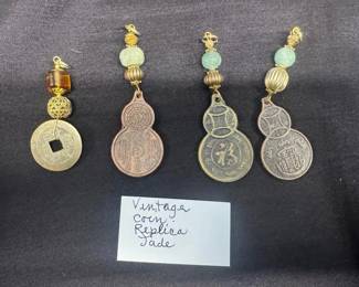 EHE126 - Myrna Lee Chang Vintage Gourd Replica Jade Pendant 