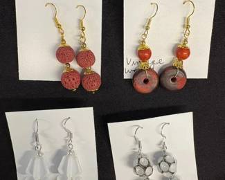 EHE186 Myrna Lee Chang Crystal, Wood, Lucite Crown Flower, Peach Seed Earrings